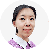 A portrait of Clair Cao